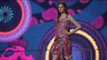 fashion show caratula